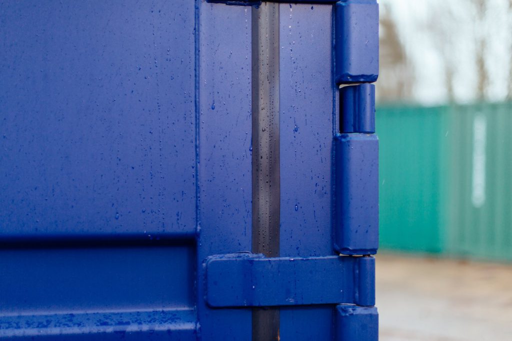 Rainy container in blue